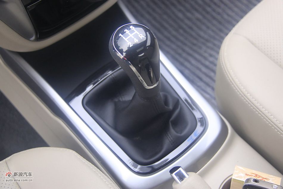 长安逸动1.6L手动挡