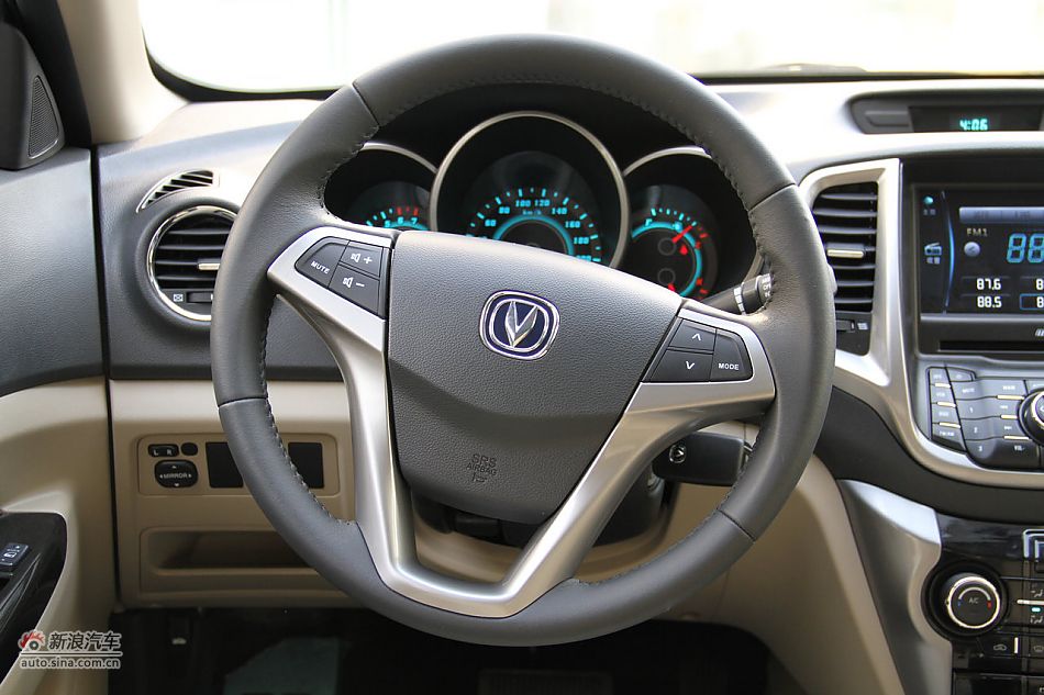 长安逸动到店实拍