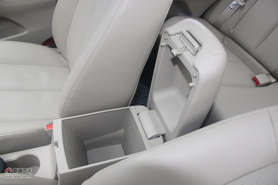 长安逸动1.6L手动挡