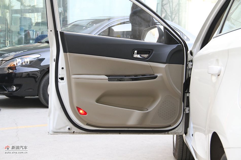 长安逸动到店实拍