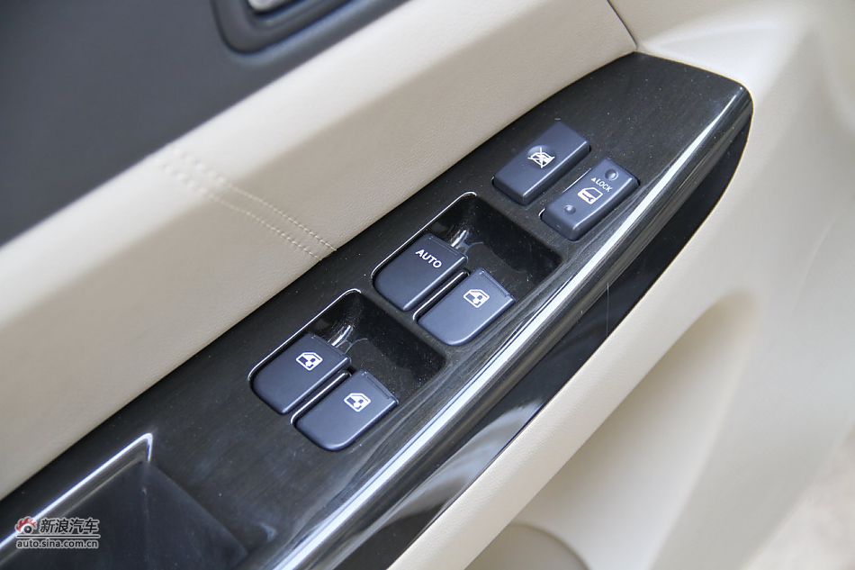 长安逸动到店实拍