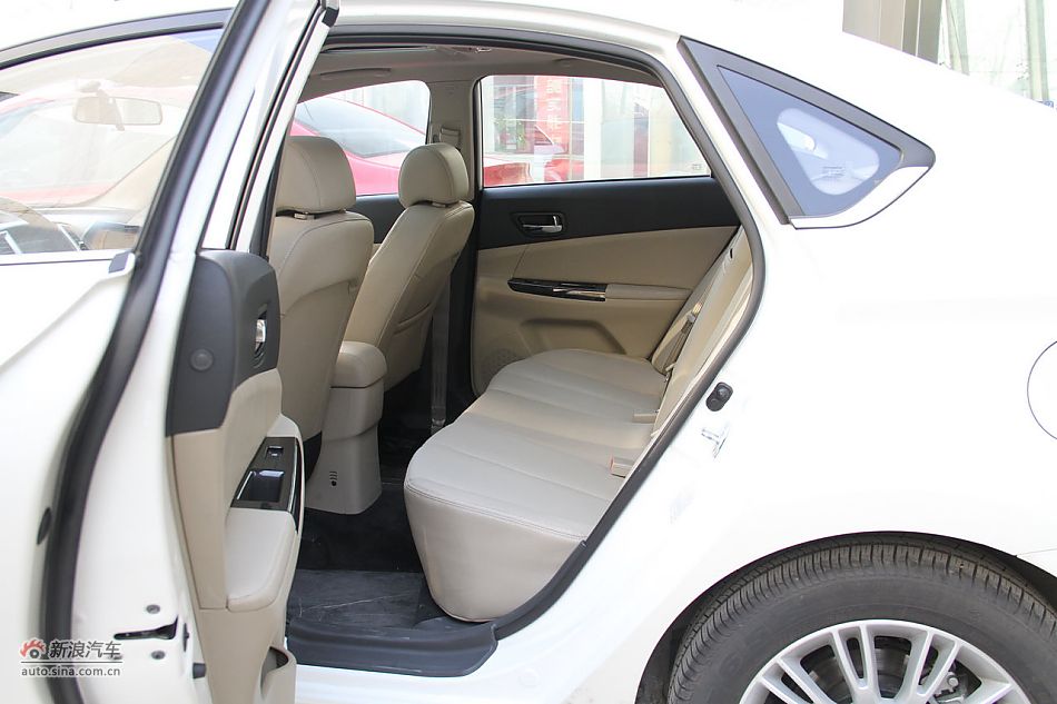 长安逸动到店实拍