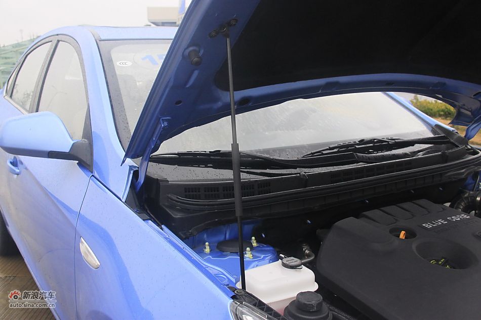 长安逸动1.6L手动挡