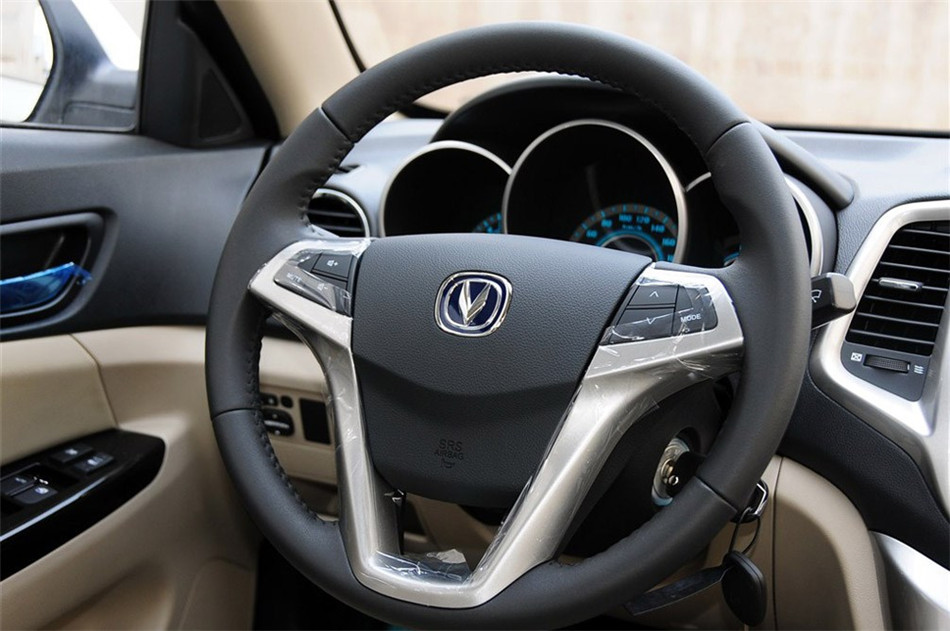 2013款1.6L 手动豪华型 京V 内饰