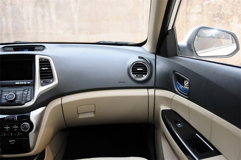 2013款1.6L 手动豪华型 京V 内饰