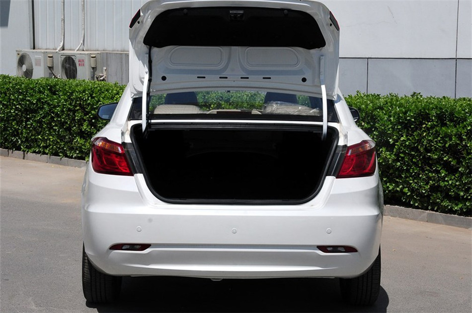 2012款 1.6L MT 舒雅型 座椅空间