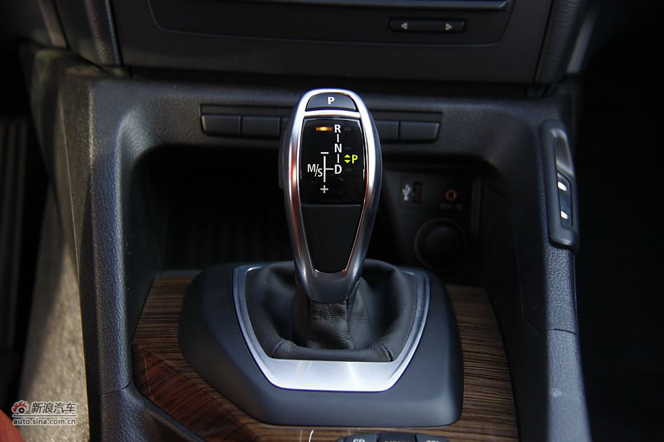 华晨宝马X1内饰功能