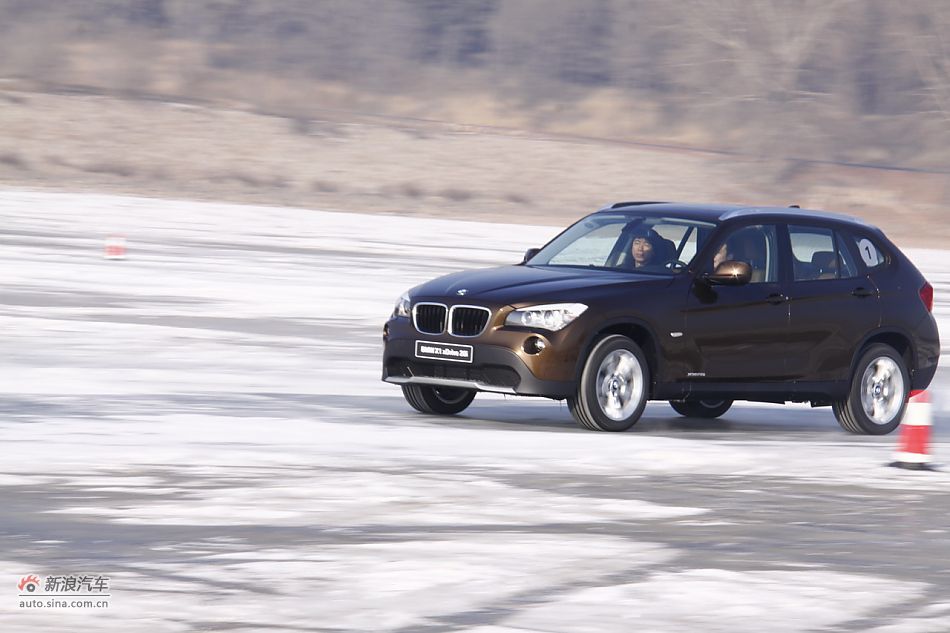 华晨宝马X1动态实拍