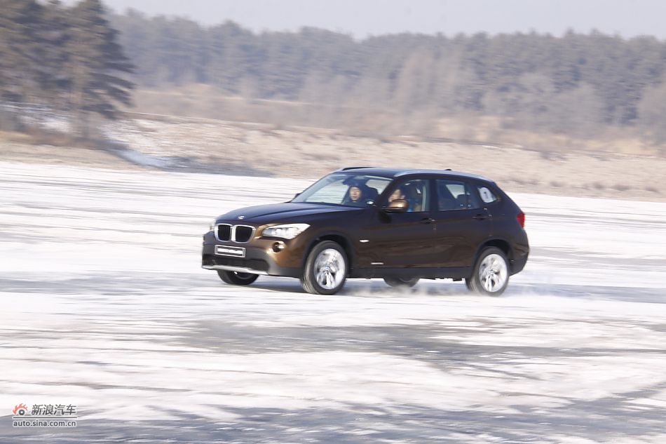 华晨宝马X1动态实拍