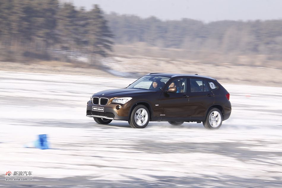 华晨宝马X1动态实拍