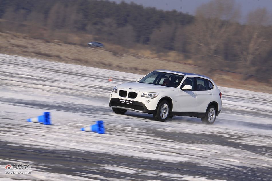 华晨宝马X1动态实拍