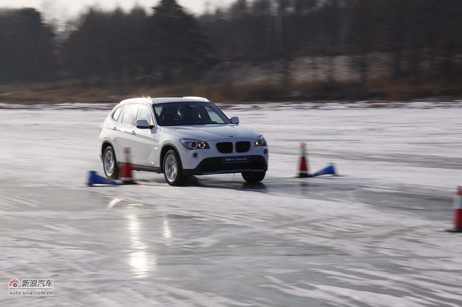 华晨宝马X1动态实拍