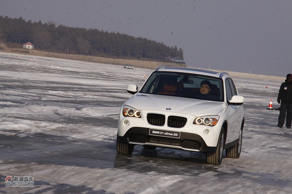 华晨宝马X1动态实拍