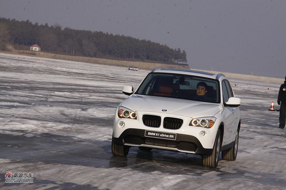 华晨宝马X1动态实拍
