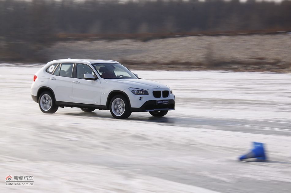 华晨宝马X1动态实拍