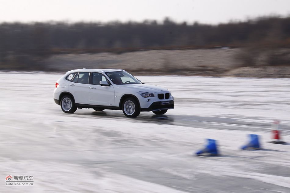 华晨宝马X1动态实拍