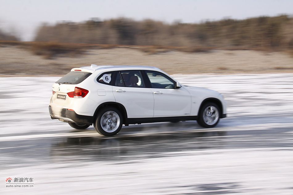 华晨宝马X1动态实拍