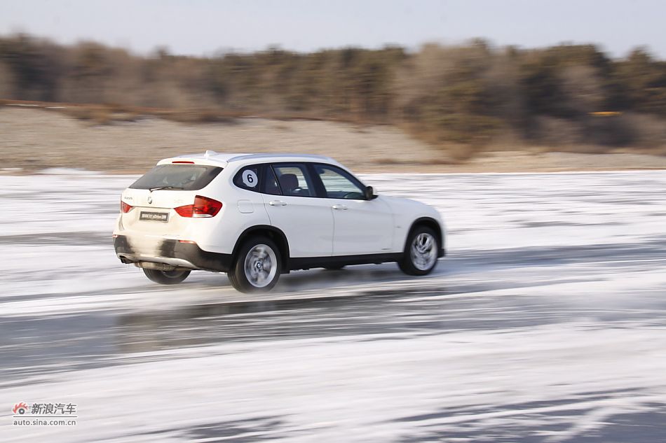 华晨宝马X1动态实拍