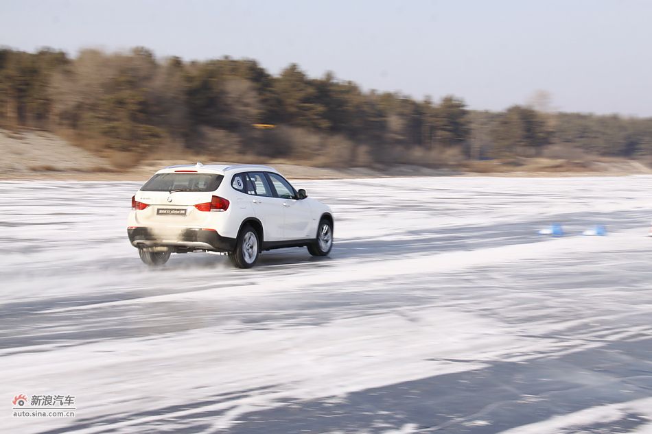华晨宝马X1动态实拍
