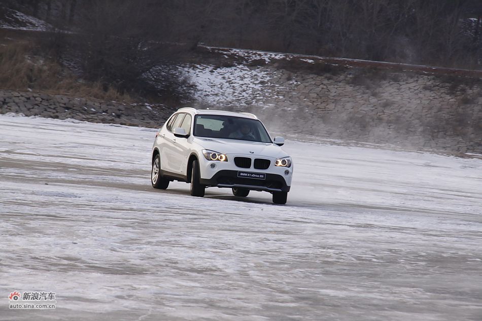 华晨宝马X1动态实拍