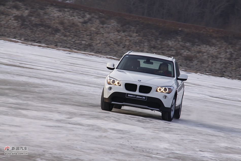 华晨宝马X1动态实拍