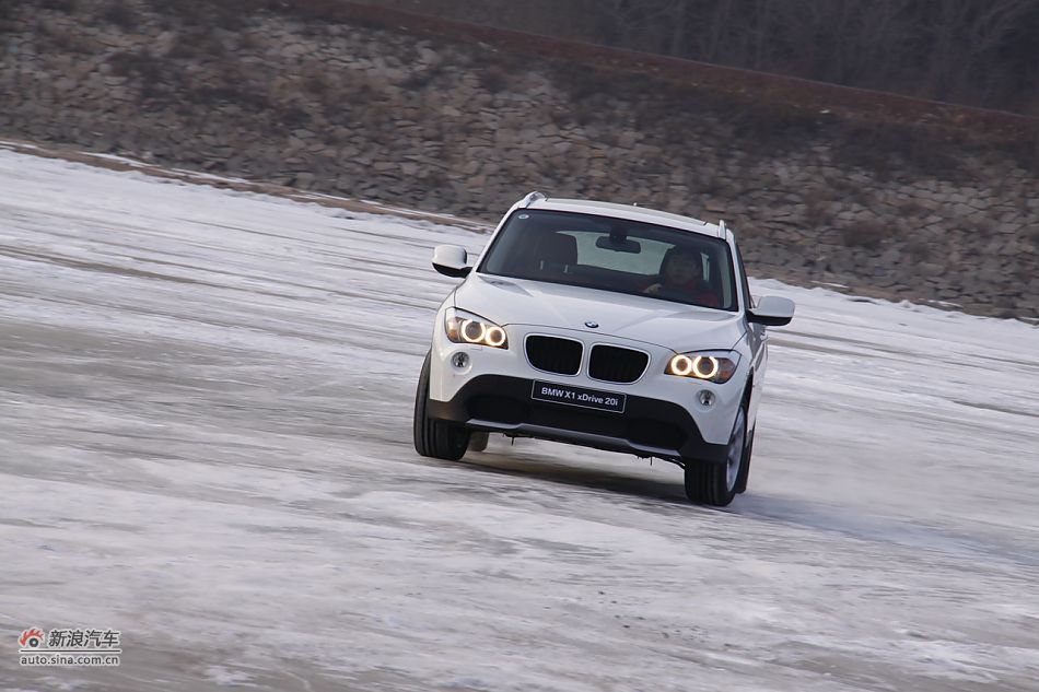 华晨宝马X1动态实拍