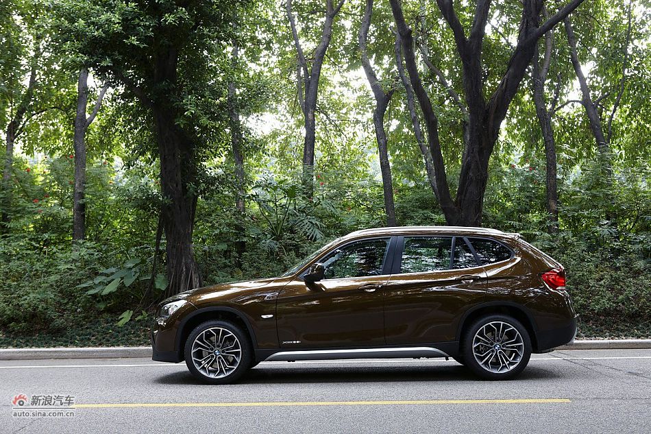 2012款华晨宝马X1 xDrive28i官方图