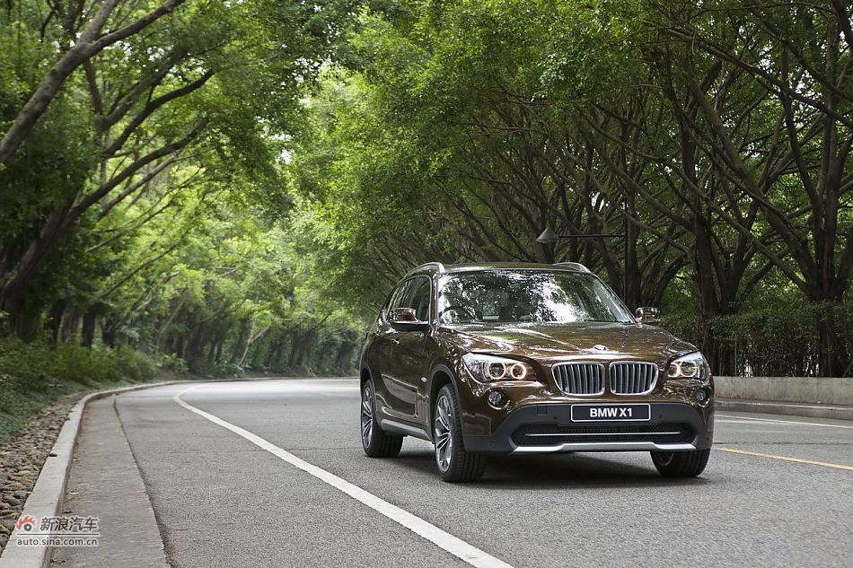 2012款华晨宝马X1 xDrive28i官方图