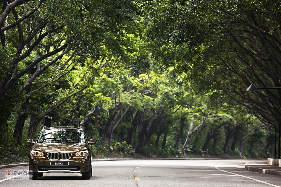2012款华晨宝马X1 xDrive28i官方图