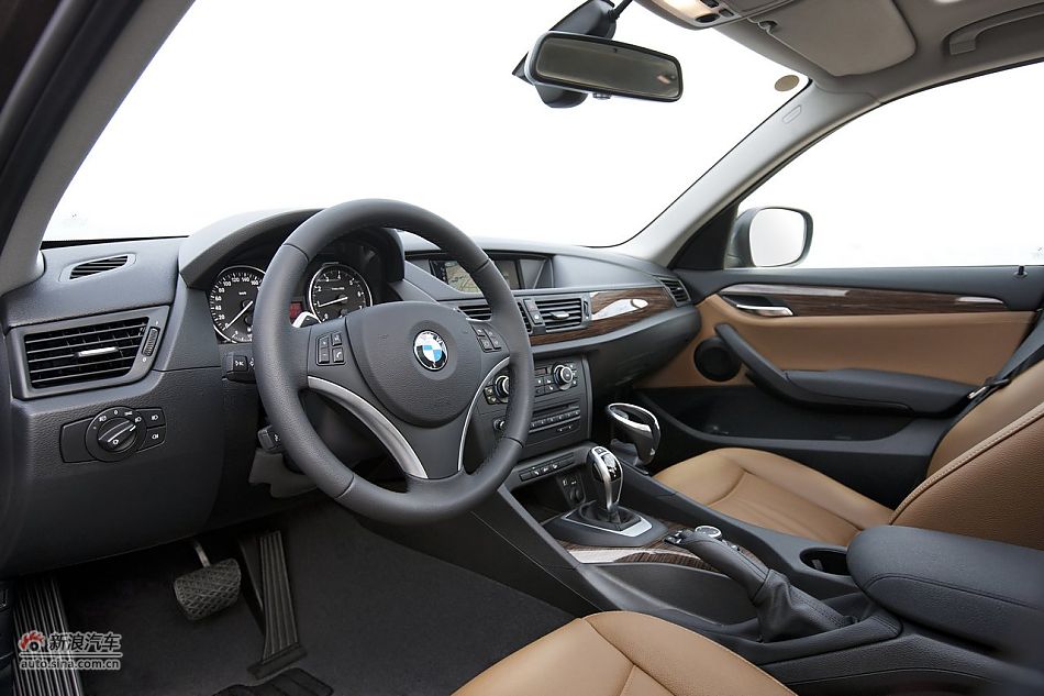 2012款华晨宝马X1 xDrive28i官方图
