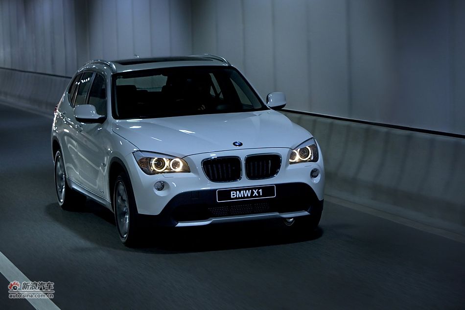 2012款华晨宝马X1 xDrive20i官方图