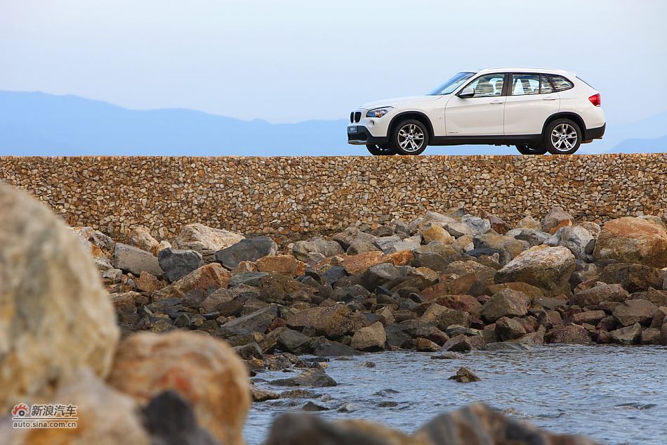 2012款华晨宝马X1 xDrive20i官方图