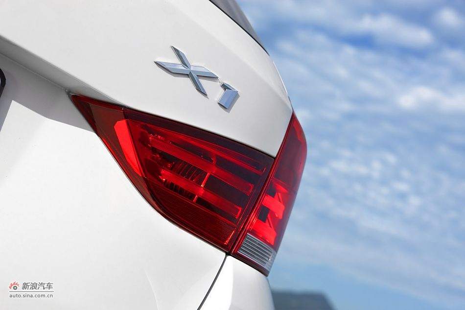 2012款华晨宝马X1 xDrive20i官方图