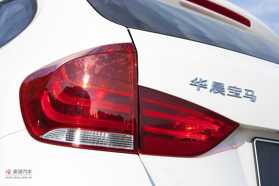 2012款华晨宝马X1 xDrive20i官方图