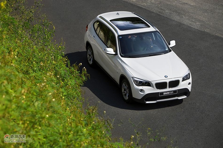 2012款华晨宝马X1 xDrive20i官方图