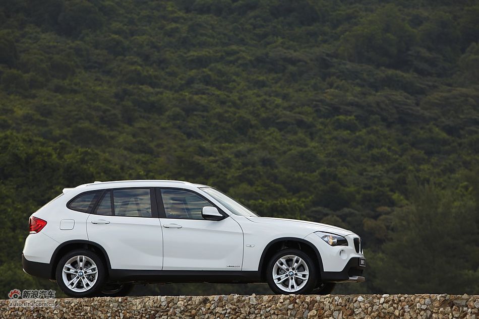 2012款华晨宝马X1 xDrive20i官方图