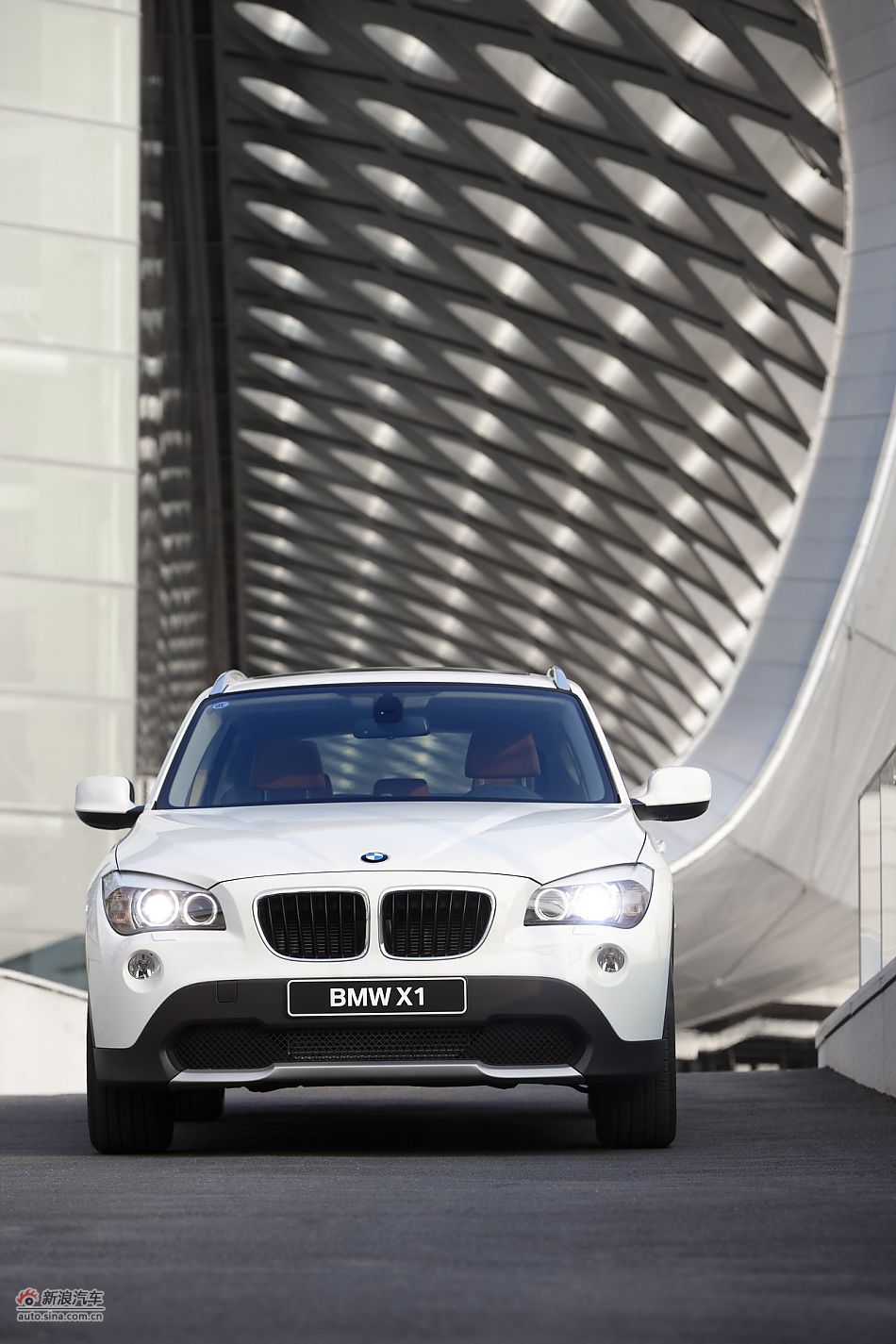 2012款华晨宝马X1 xDrive20i官方图