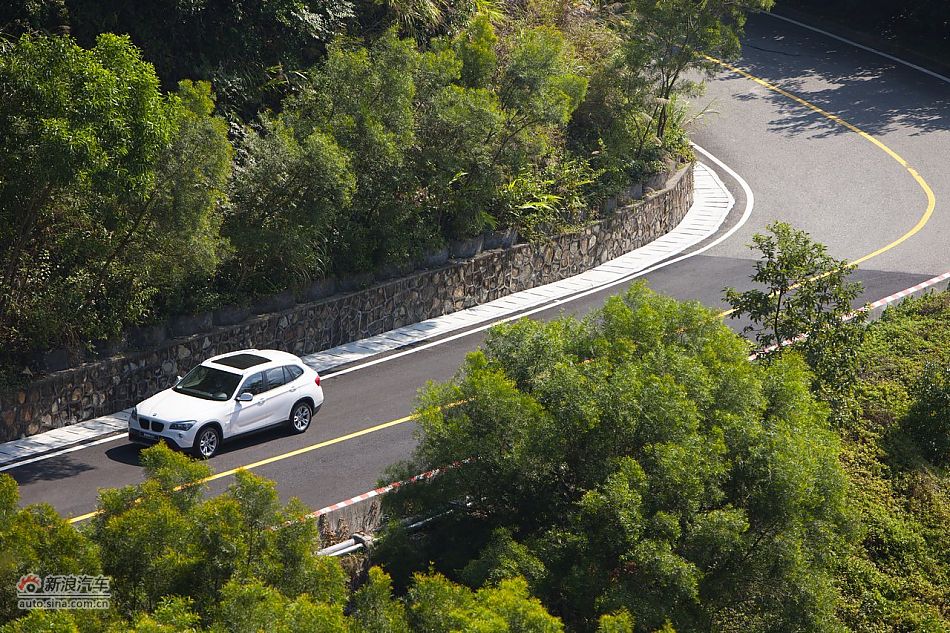 2012款华晨宝马X1 xDrive20i官方图