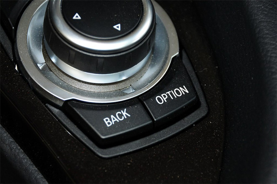 宝马X1 2013款 2.0T AT xDrive20i X设计套装