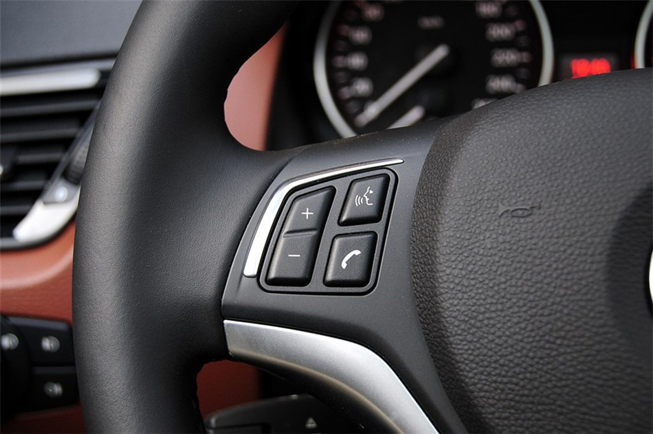 宝马X1 2013款 2.0T AT xDrive20i X设计套装