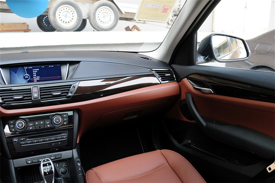 宝马X1 2013款 2.0T AT xDrive20i X设计套装
