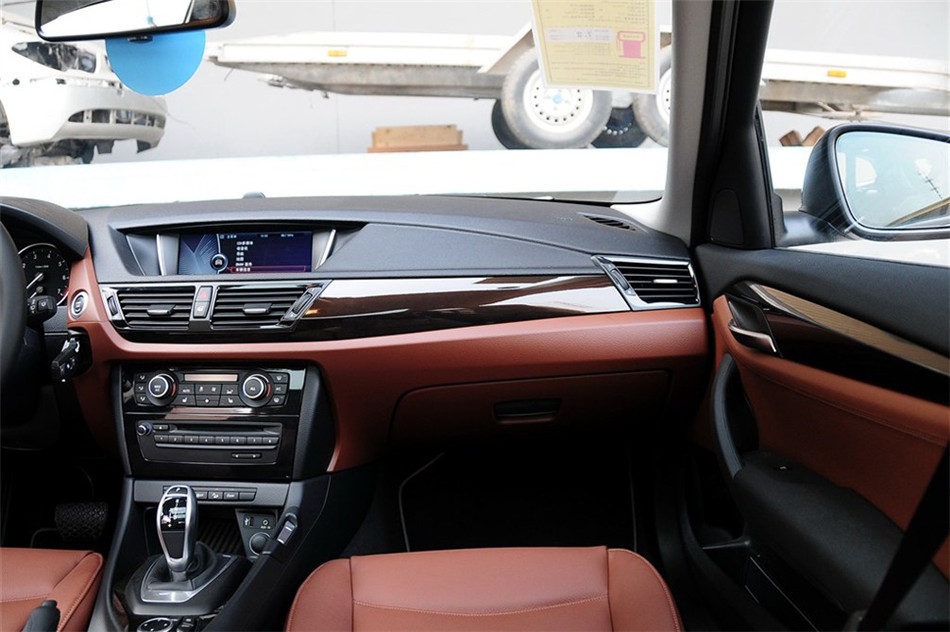 宝马X1 2013款 2.0T AT xDrive20i X设计套装