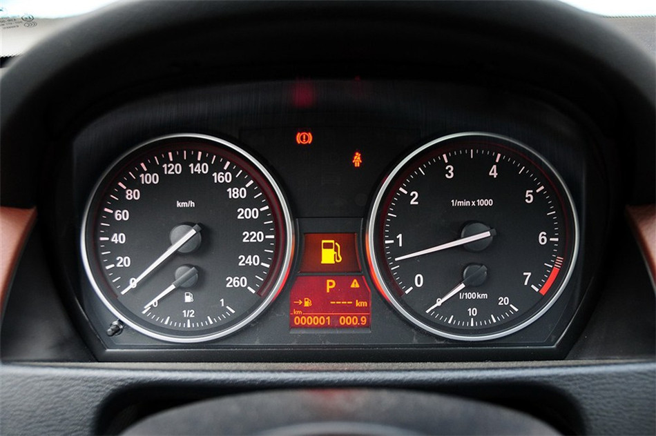 宝马X1 2013款 2.0T AT xDrive20i X设计套装