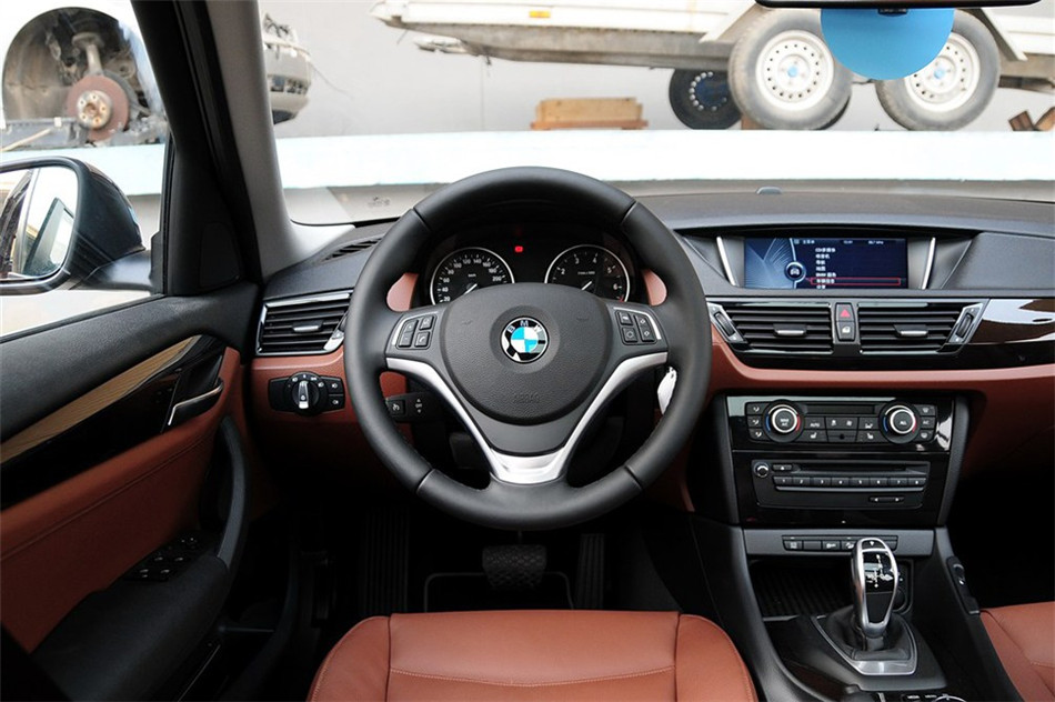 宝马X1 2013款 2.0T AT xDrive20i X设计套装