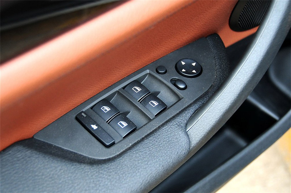 宝马X1 2013款 2.0T AT xDrive20i X设计套装