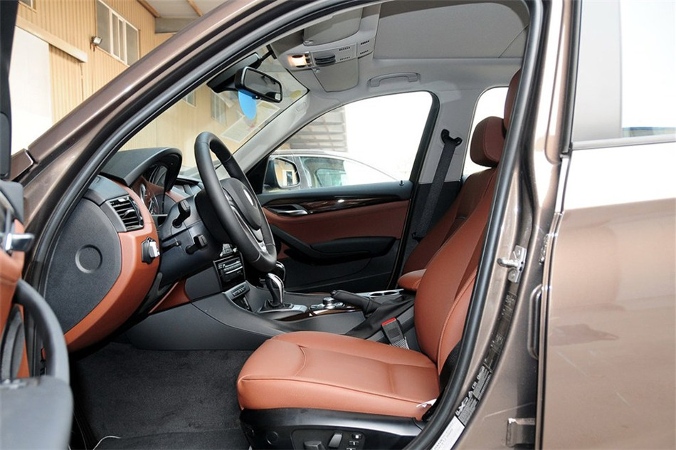 宝马X1 2013款 2.0T AT xDrive20i X设计套装