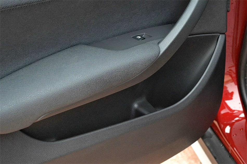 2014款 2.0T AT XDrive20i X设计套装 座椅空间