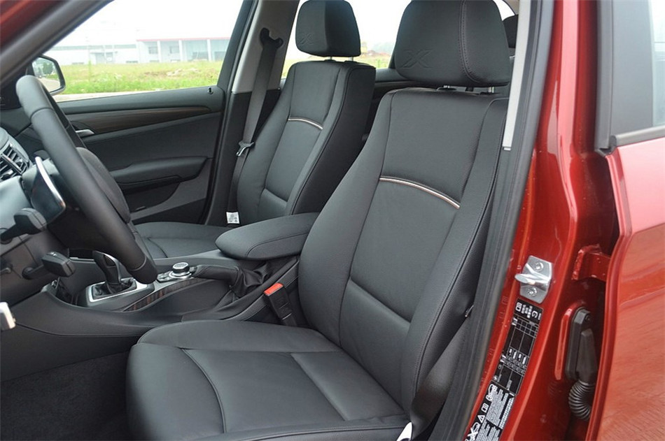 2014款 2.0T AT XDrive20i X设计套装 座椅空间