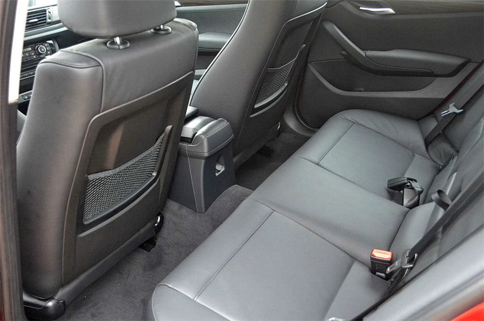 2014款 2.0T AT XDrive20i X设计套装 座椅空间