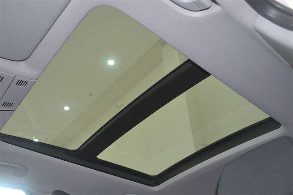 2014款 2.0T AT XDrive20i X设计套装 座椅空间